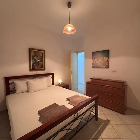 Port Marin A Serifos Town